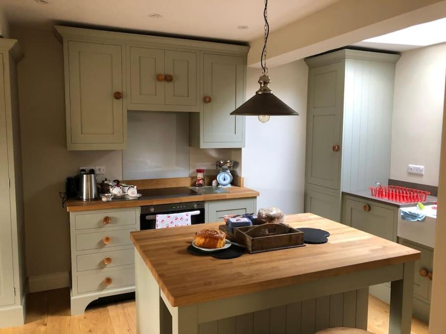 St Anthony'S, Bright Perkily Decorated 3 Bedroom House Ampleforth エクステリア 写真