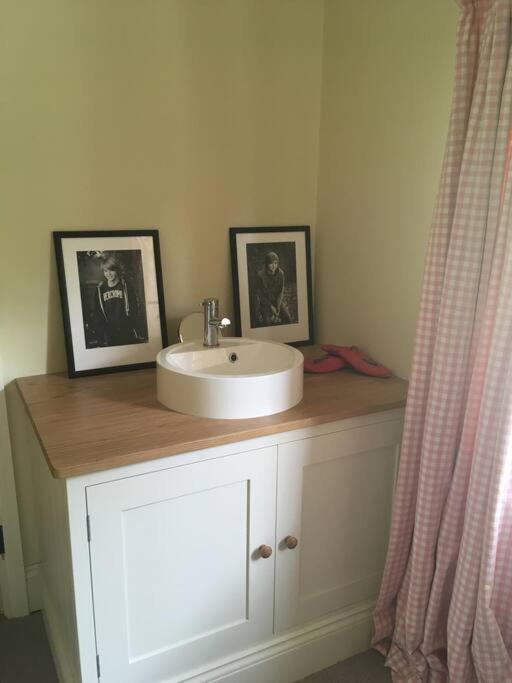 St Anthony'S, Bright Perkily Decorated 3 Bedroom House Ampleforth エクステリア 写真